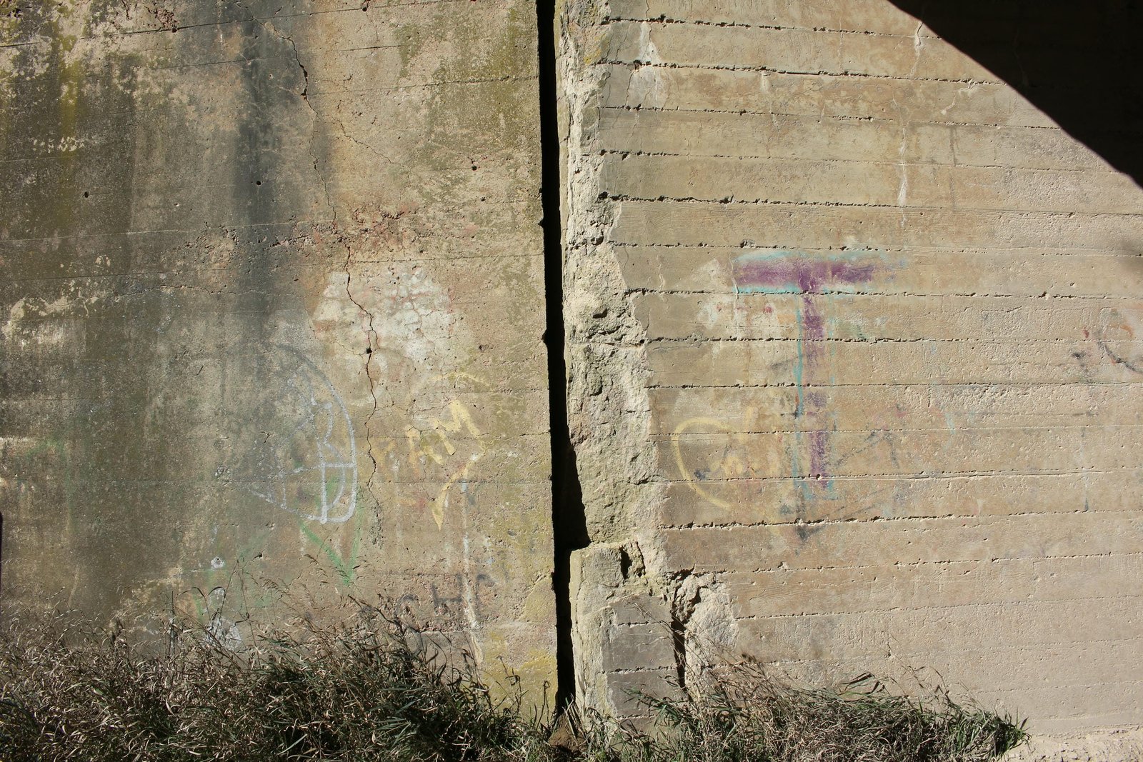 Joint at west abutment